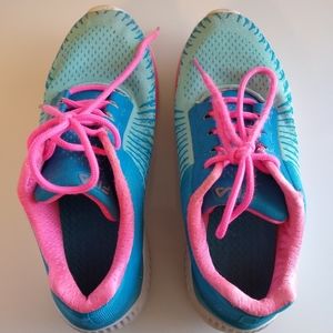 Very pretty FILA Women's sneakers